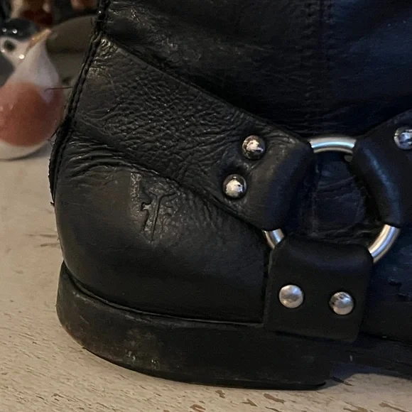 Vintage Frye distressed black leather harness boots size 8.5d
